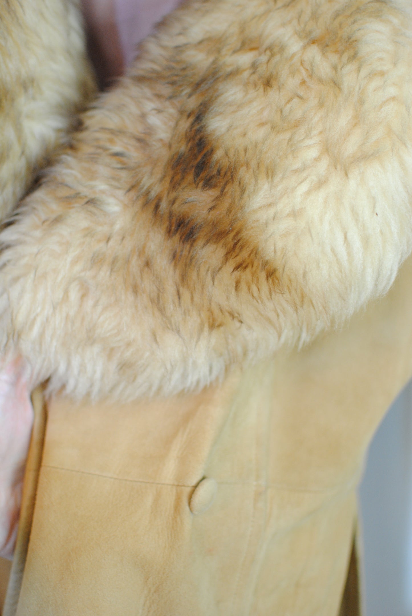 Shearling 70s leather fur coat tan fur neckline and cuffs