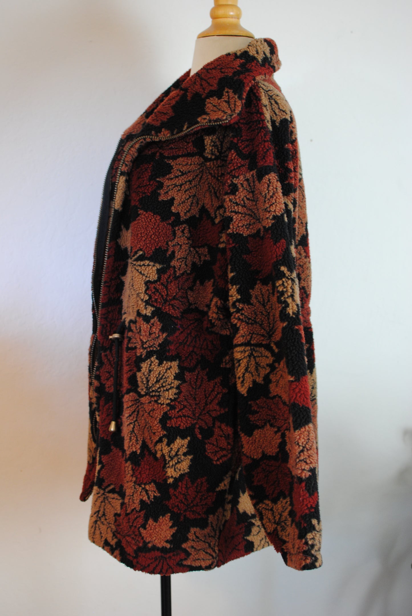 Fluffy textured fleece fall over coat sweatshirt zip up all over leaf print Canada