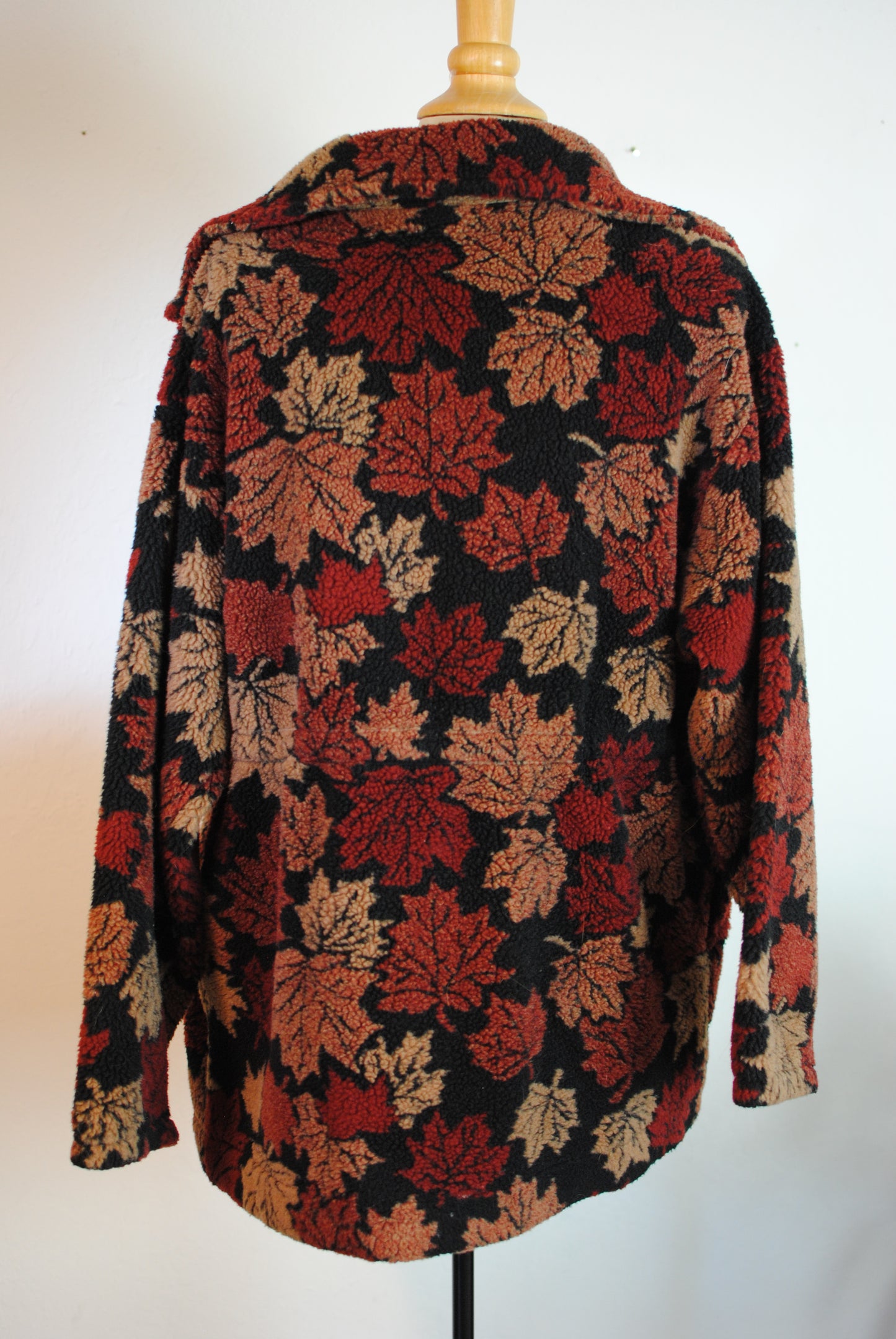 Fluffy textured fleece fall over coat sweatshirt zip up all over leaf print Canada