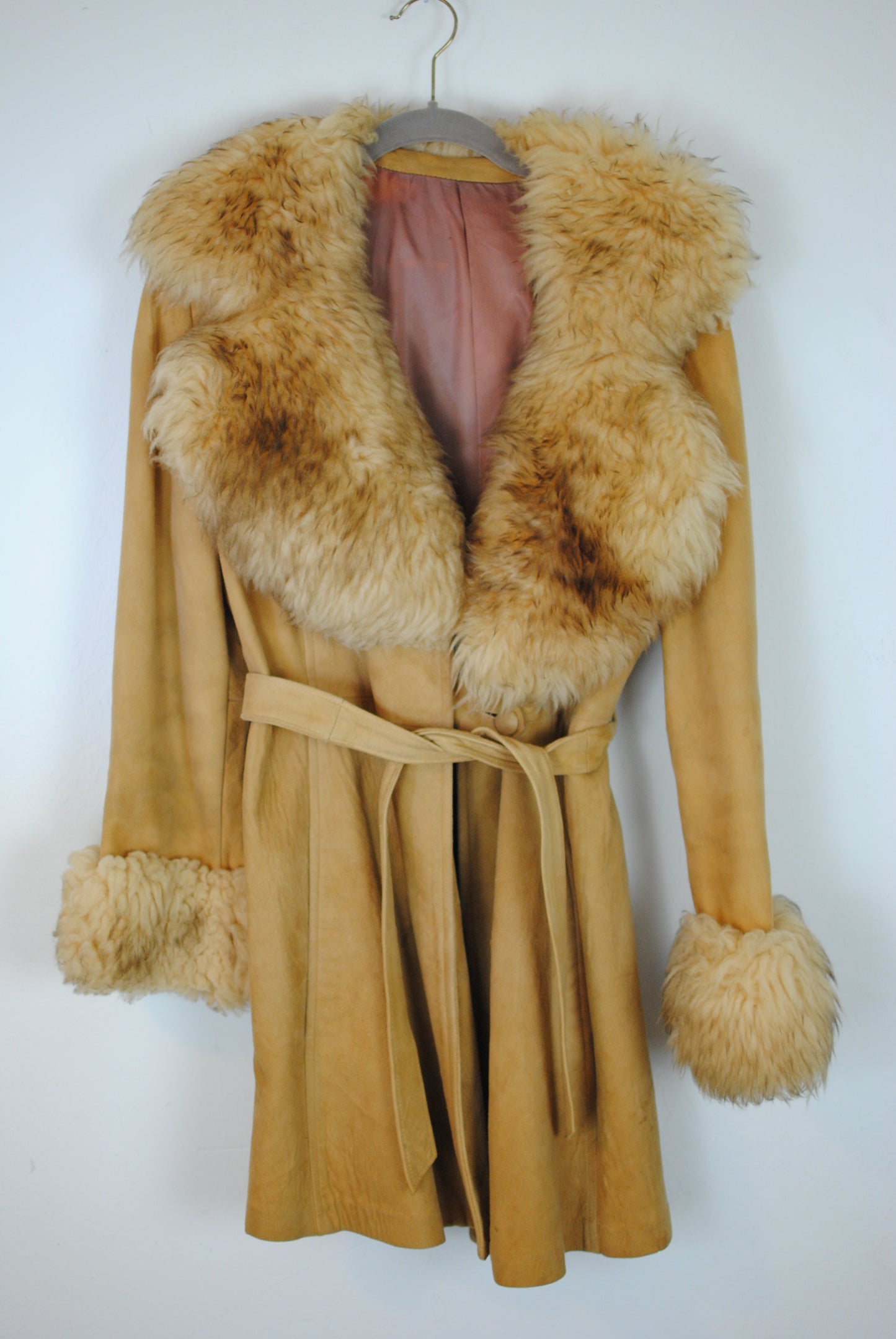 Shearling 70s leather fur coat tan fur neckline and cuffs