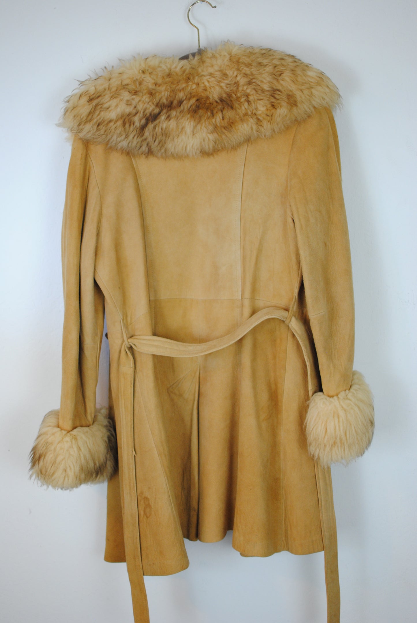 Shearling 70s leather fur coat tan fur neckline and cuffs