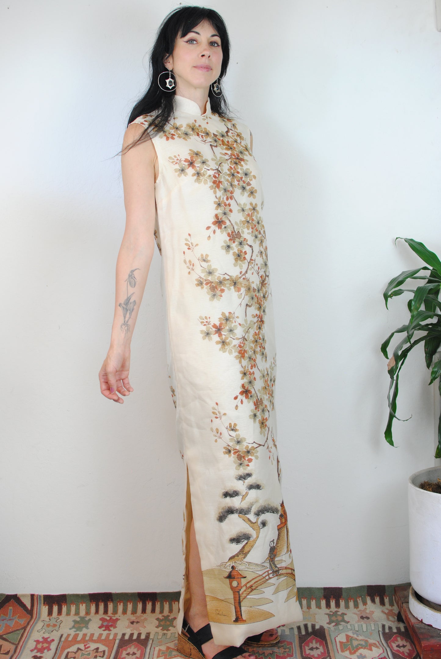 Signature Alfred Shaheen maxi dress 70s Asian art screen print off white orange brown sleeveless