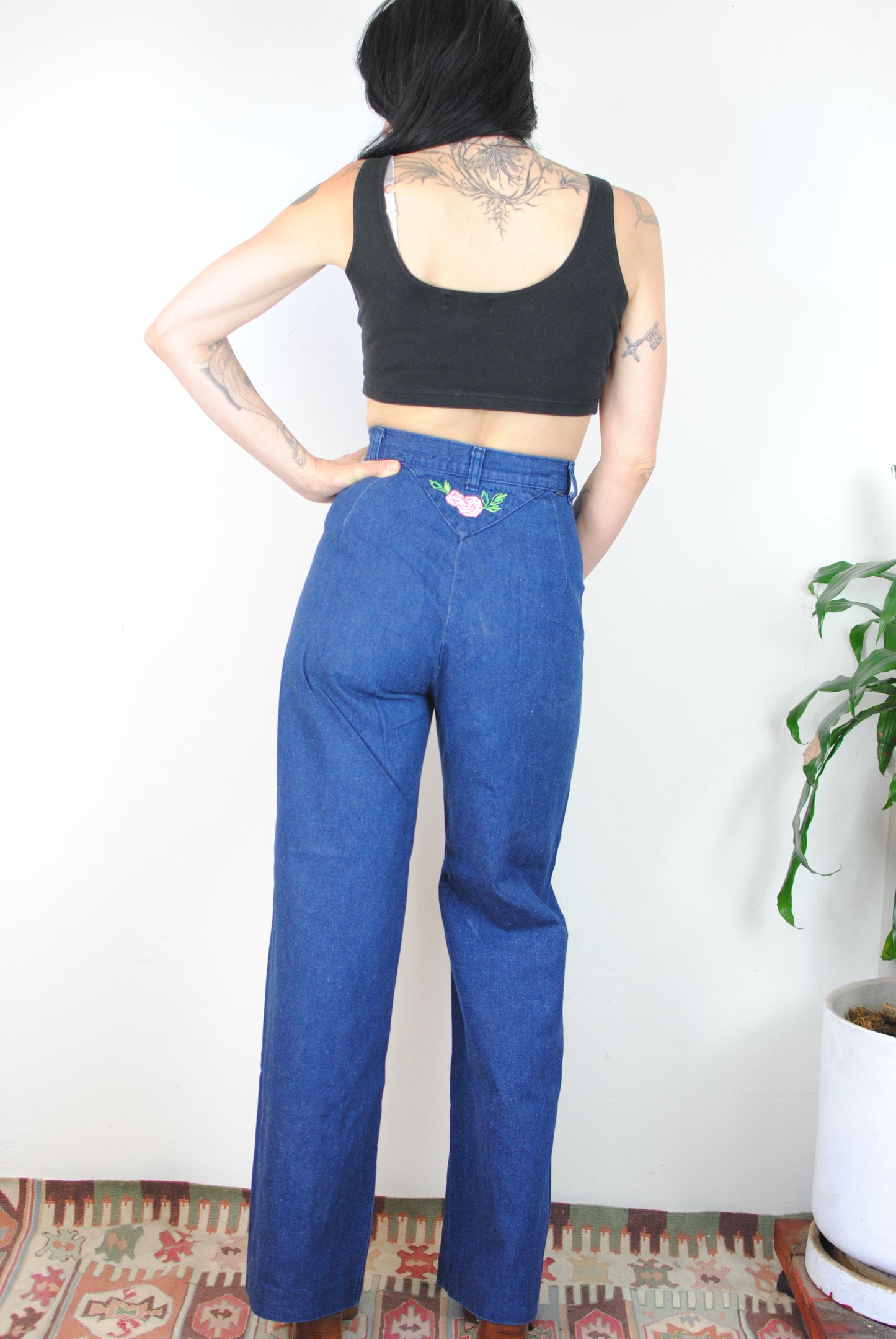 Vintage 70s Levi's bellbottom jeans denim high rise embroidered flower