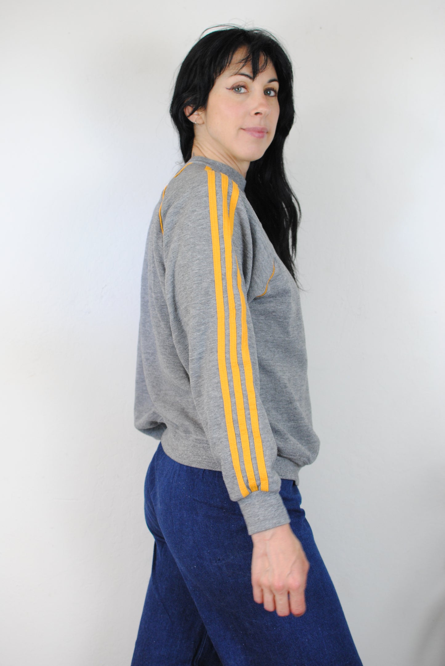 80s gray sweatshirt yellow stripes striped arms sweatshirt ringer raglan