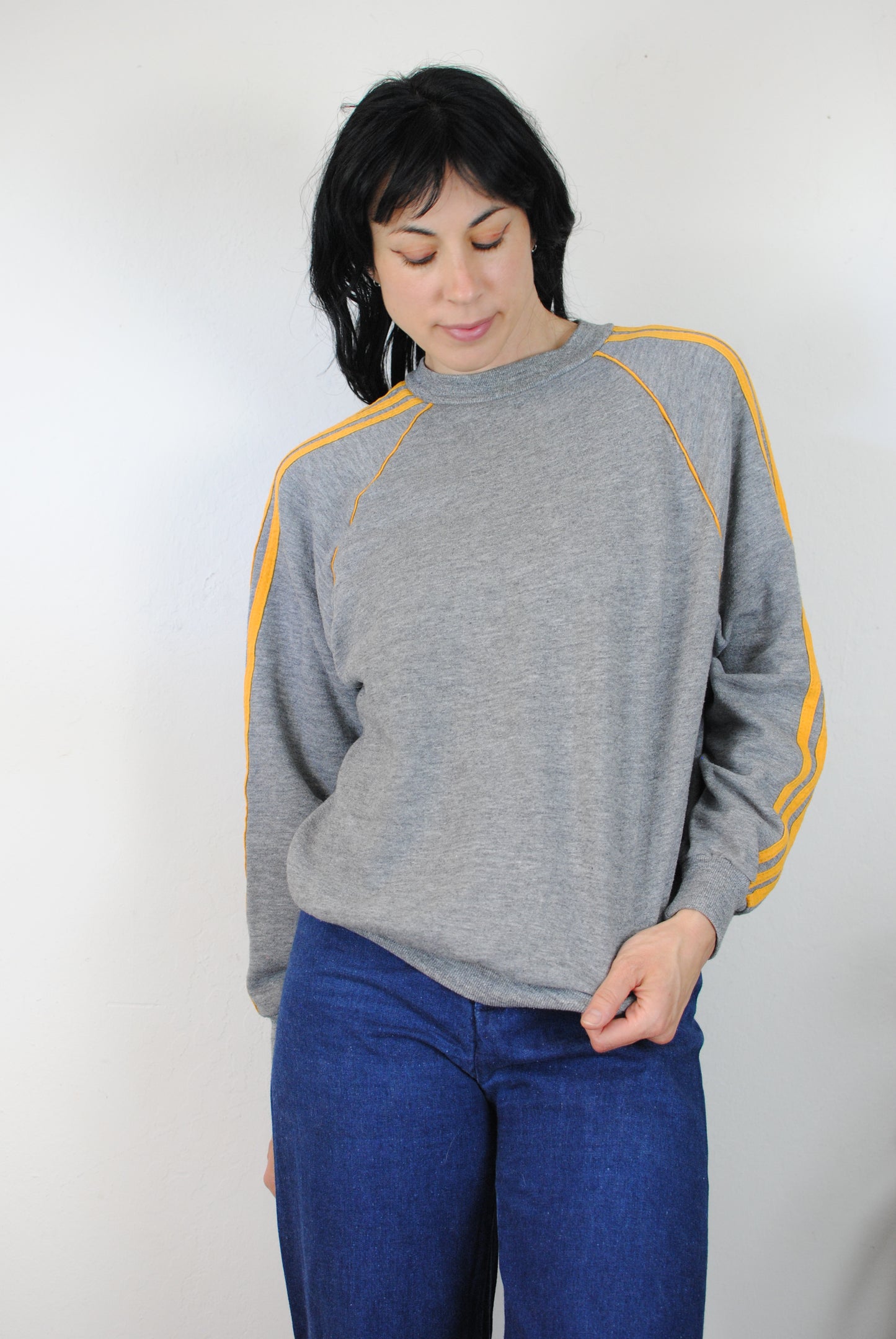 80s gray sweatshirt yellow stripes striped arms sweatshirt ringer raglan