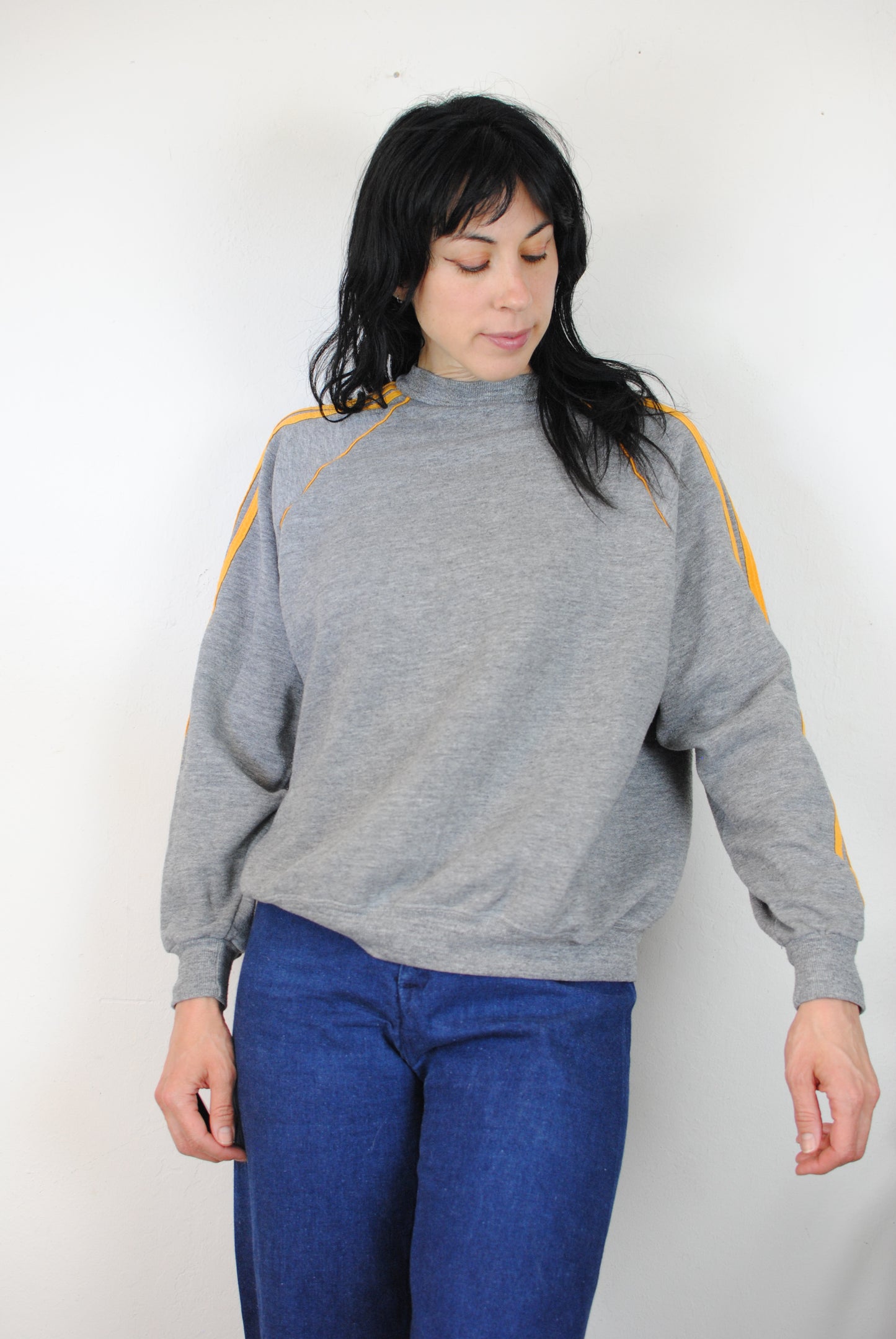 80s gray sweatshirt yellow stripes striped arms sweatshirt ringer raglan