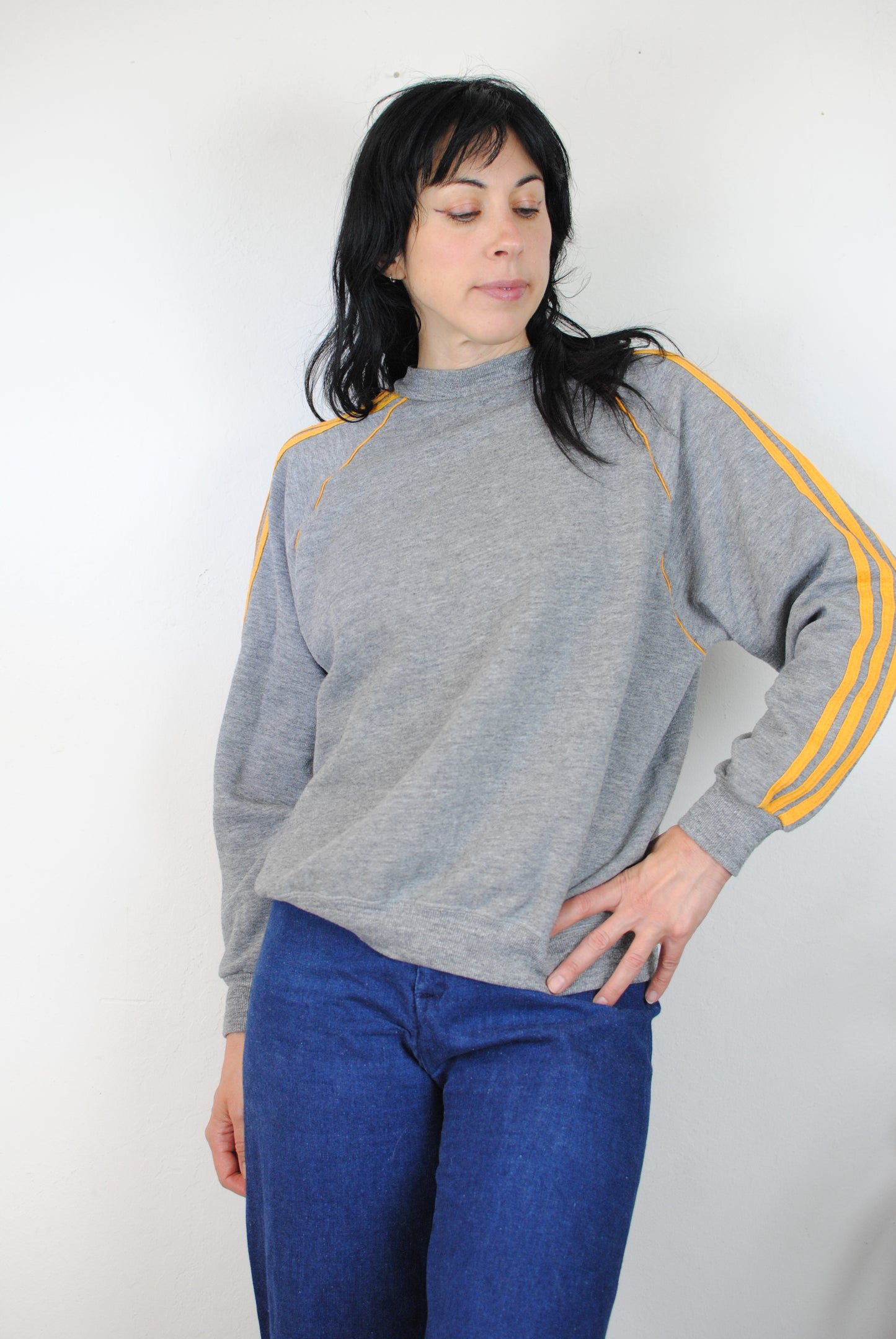 80s gray sweatshirt yellow stripes striped arms sweatshirt ringer raglan