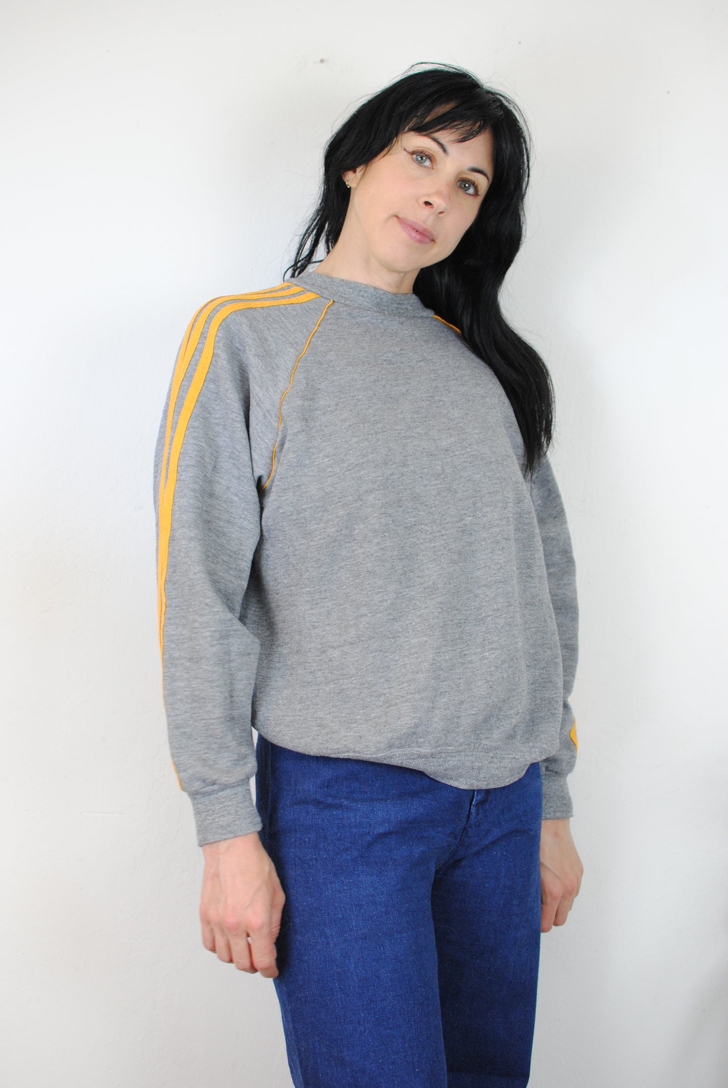 80s gray sweatshirt yellow stripes striped arms sweatshirt ringer raglan