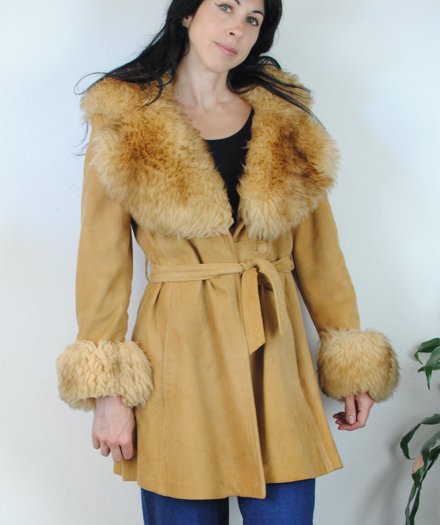 Shearling 70s leather fur coat tan fur neckline and cuffs