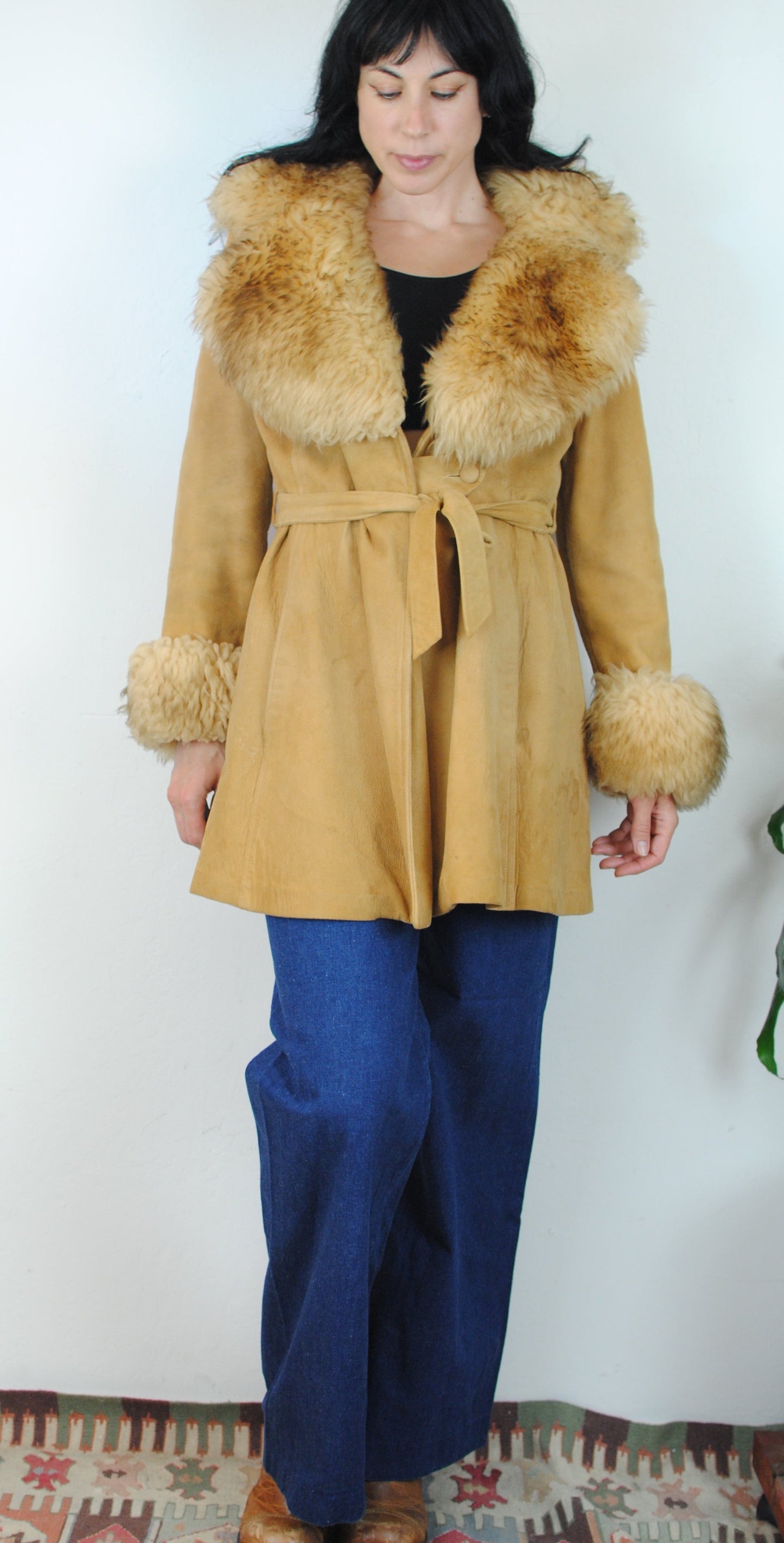 Shearling 70s leather fur coat tan fur neckline and cuffs