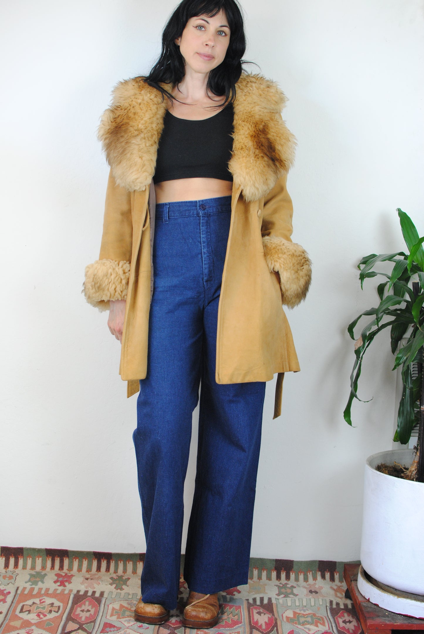 Shearling 70s leather fur coat tan fur neckline and cuffs